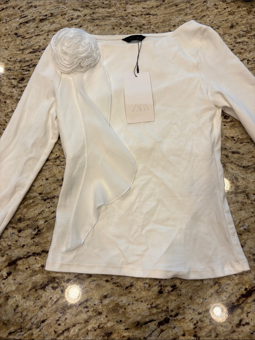 Zara White Long-Sleeve Floral Applique Top with white flower